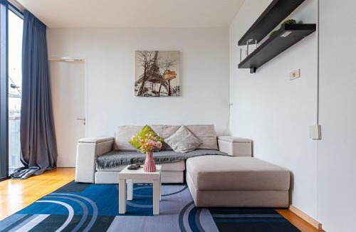 Ekkamai Apartment | Prime Thonglor Stylish 1BR near BTS & Nightlife