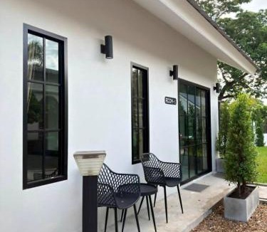 San Pa Thong House | Langbaan cafe and homestay