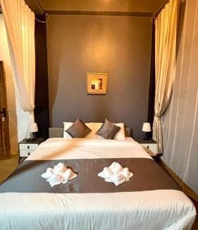 Chai Nat Hotel | ที่หลับ ที่นอน place to sleep