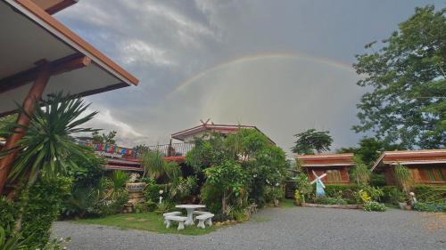 Khok Samrong House | ครัวบ้านไม้สักโฮมสเตย์ เขาวงพระจันทร์