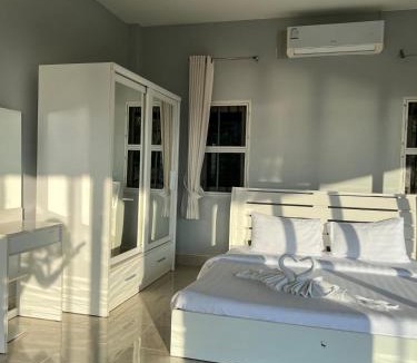 Sikao Apartment | The Sunny Hill Sunset Suite