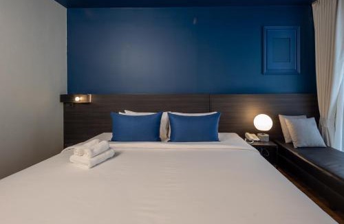 Bang Na Hotel | Blue Hippo & Red Crocodile Hotel