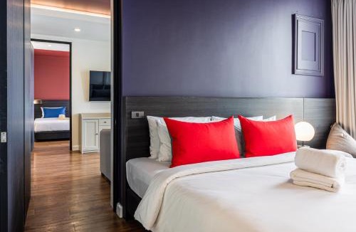 Bang Na Hotel | Blue Hippo & Red Crocodile Hotel