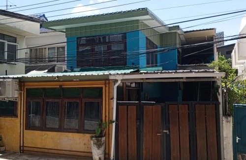 Ratchathewi Hostel | 201 Art in town Hostel