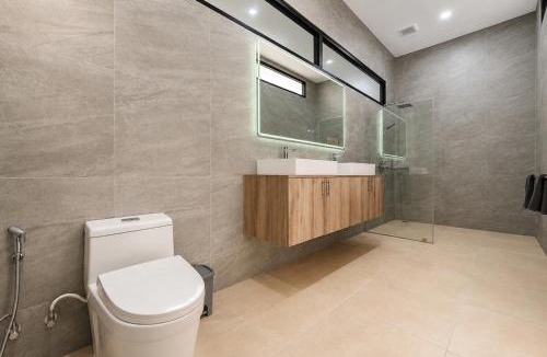 Rawai Villa | Luxury 4BR Villa Private Pool Gym Bar & BBQ V343