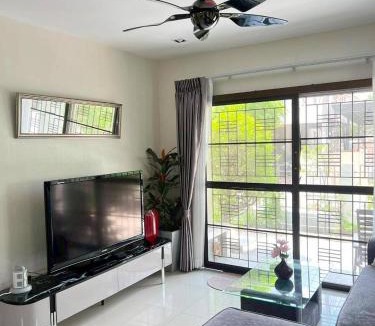 Racha Thewa Villa | Private & Peaceful House 15 Mins From BKK Airport