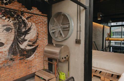 Khlong Toei Apartment | New York Loft & Japanese Magic by V4SKIN