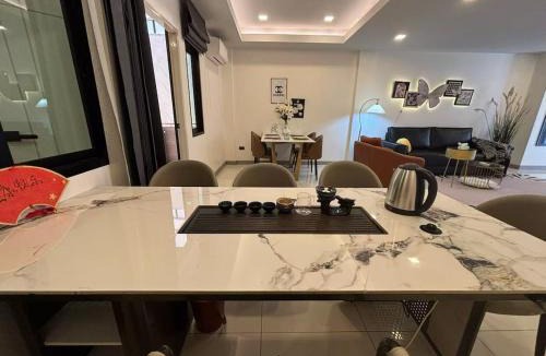 Nong Prue Villa | Newly renovated 3BR villa for 3-6 people in central Pattaya