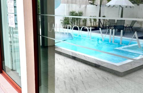 San Sai Villa | LALIN Pool Villa - 4BR Jacuzzi Pool Villa for 10pax - 5 mins to Central Festival