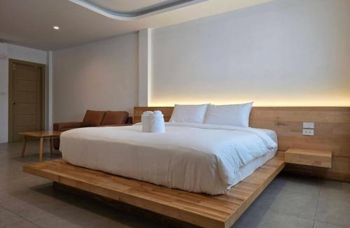 Chonburi Hotel | สราญรัตน์รีสอร์ท