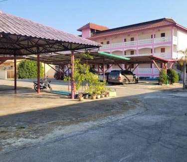 Khao Sam Yot Hotel | ลพบุรีทาวน์ Lopburi Town