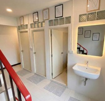 Racha Thewa Hostel | Hostel Bangkok Airport Comfort By MaTong " Near Suvarnabhumi Airport BKK "