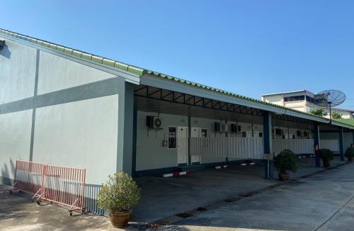 Sam Chuk Hostel | โรงแรมแฮปปี้ สามชุก Happy Motel samchuk