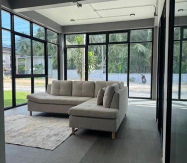 Chaloklum Villa | Glasshouse 2 - 2 bed house close to Chaloklum beach