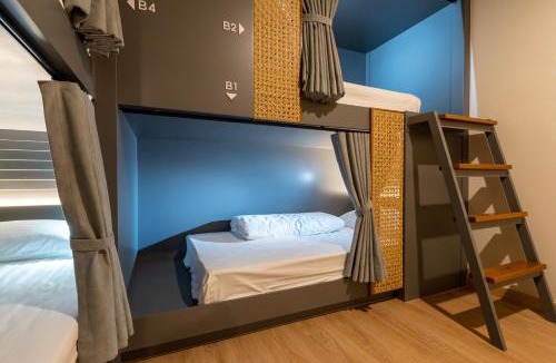 Pom Prap Sattru Phai Hotel | The Chedee Krungthep