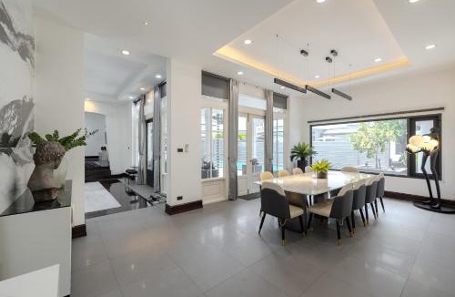 Khlong Tan Nuea Villa | Thong Lo Modern Pool Villa In Center Of Bangkok
