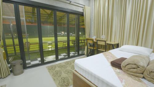Mae Taeng Hotel | Yaowarate Sport Club and Resort ไร่เยาวเรศ