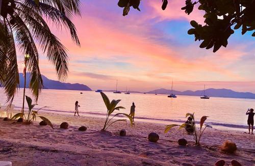 Wichit Apartment | SUNSET VILLAGE seashore Ao Yon & Kao Khad beaches without big waves