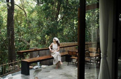 Wat Bung Toei Villa | Hunter house