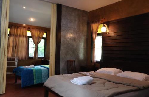 Mae On House | Baan Hugnam Homestay - แม่ออน