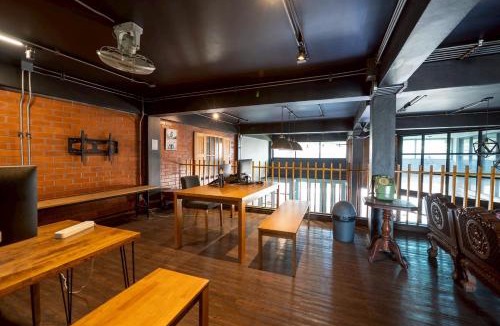 Wat Ket Hostel | Koenji Guest House & Bar Chiang Mai
