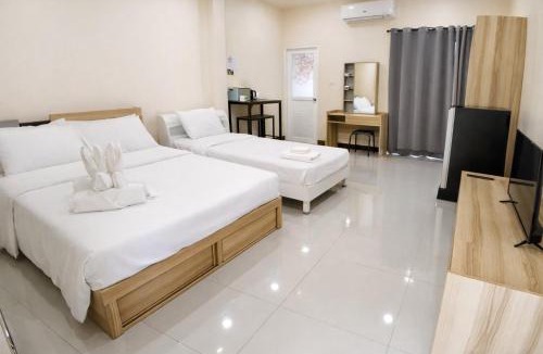 Nong Chaeng Hostel | วลัญชญ์ โฮเทล ศรีราชา