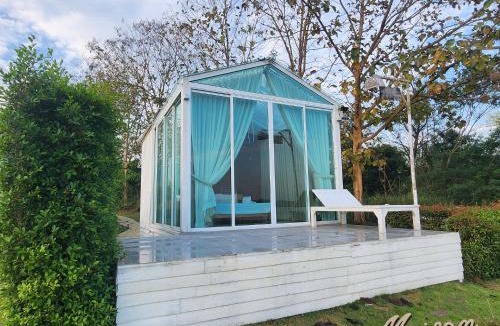 Wang Mi House | Maison Du Lac The Panoramic Glass Lodge