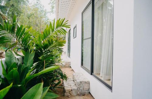 Srithanu Villa | Baan Sook Villa Bright Private Pool