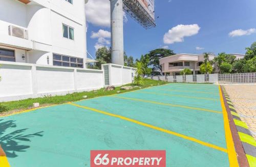 Nong Pa Khrang Villa | 5BR Sunset Pool Villa near City and Shopping Malls