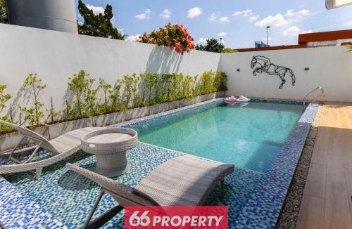 Nong Pa Khrang Villa | 5BR Sunset Pool Villa near City and Shopping Malls