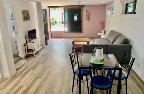 Chakphong Apartment | CET RESORT 2 twin-bedrooms, Livingroom, Private Terrace