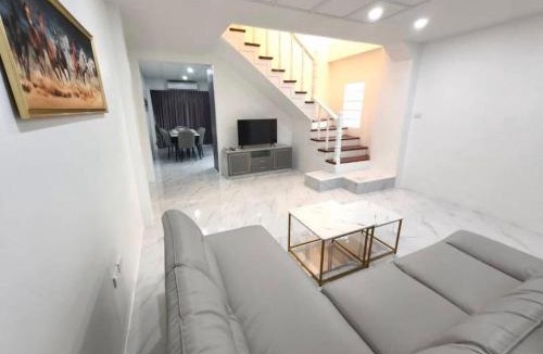 Pratumnak Hill Villa | Corrib Village Phratamnak Prime Location 4BDR Villa,Pool