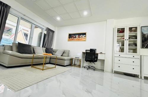 Pratumnak Hill Villa | Corrib Village Phratamnak Prime Location 4BDR Villa,Pool