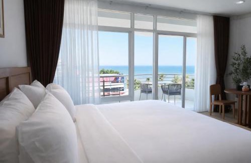 Ban Bang Saen Apartment | The Beach Bangsaen by Thanthita next to Wonnapa beach FREE DISNEY PLUS