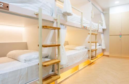 Talat Yot Hostel | Nomads Bangkok Party Hostel 18-35 Years Old Only