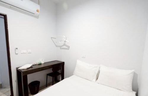 Wat Bowon Niwet Apartment | XXEve Room Khaosan Domon