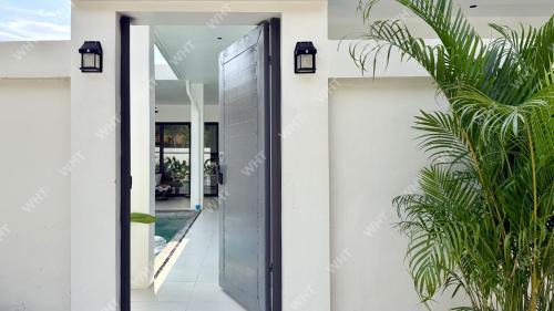 Pratumnak Hill Villa | Oceanfront Serene,3BR with Private Pool Villa,New Modern White