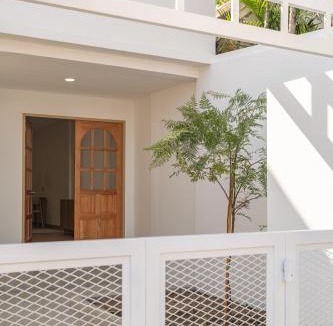 Mae Hia House | Marin Airport Home 10 Min to Airport Entire Home