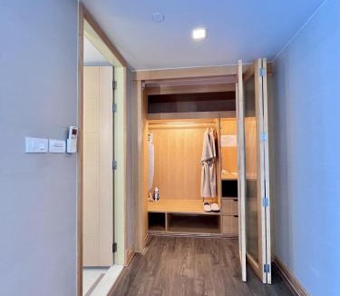 Bangkok Central Business District Hotel | Sora Resort & Suites Sukhumvit