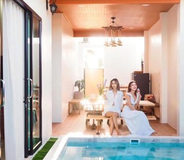 Nakhon Phanom Villa | Yada house onsen pool villa