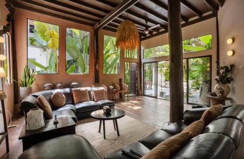 Pa Tan Villa | Huge 8 Bedrooms Pool Villa, Chiang Mai gem, Tanpuri Patan, perfect for Groups