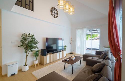 Phuket Villa | 4BR Pool Villa Sukhum in Phuket Town