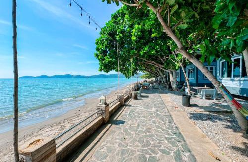 Takat Ngao Resort | The Iris Resort