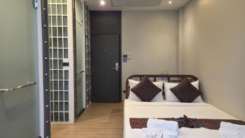 Thanon Phetchaburi Hotel | Warm Pillow Hotel Bangkok