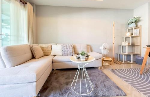 Don Kaeo House | Donkaew minimalist townhouse