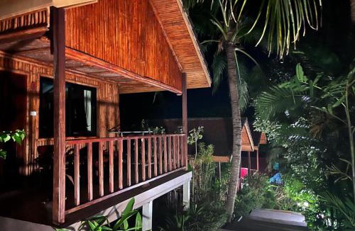 Hua Thanon Resort | PawPaw Resort