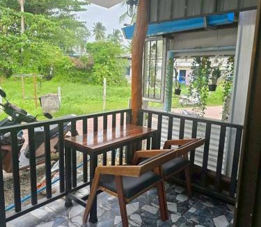 Ko Mook House | Mook Lucky family