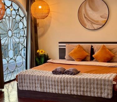 Khlong Tan Nuea Villa | Private House 3 Suite Beds + Double Beds in Heart of Phromphong