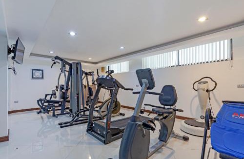 Pratumnak Hill Villa | 4-bed High End Villa Sleeps 8 - Pattaya