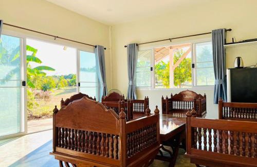 Mueang Ngai House | Mountain view Villa Private Tropical Garden